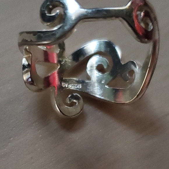 Sterling silver scroll ring - Picture 3 of 4